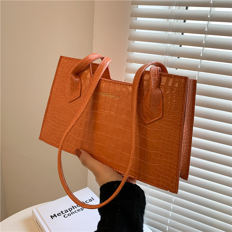 New season portable mini bag perfect for casual and dressy looks