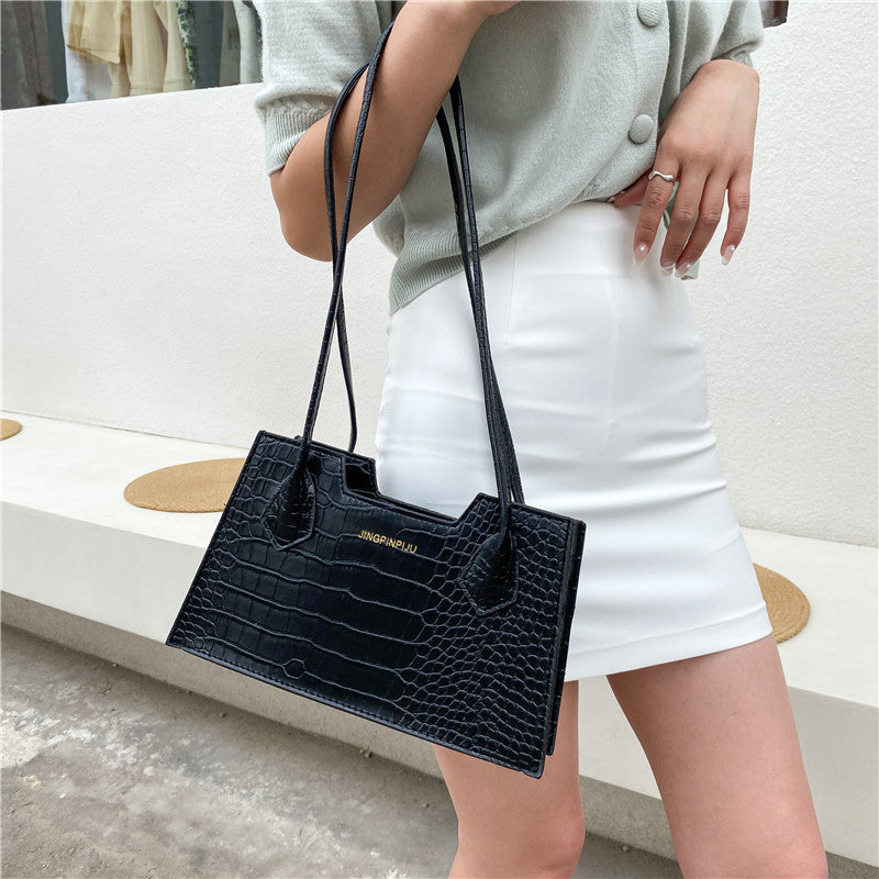 Chic summer black shoulder bag in compact box design for women