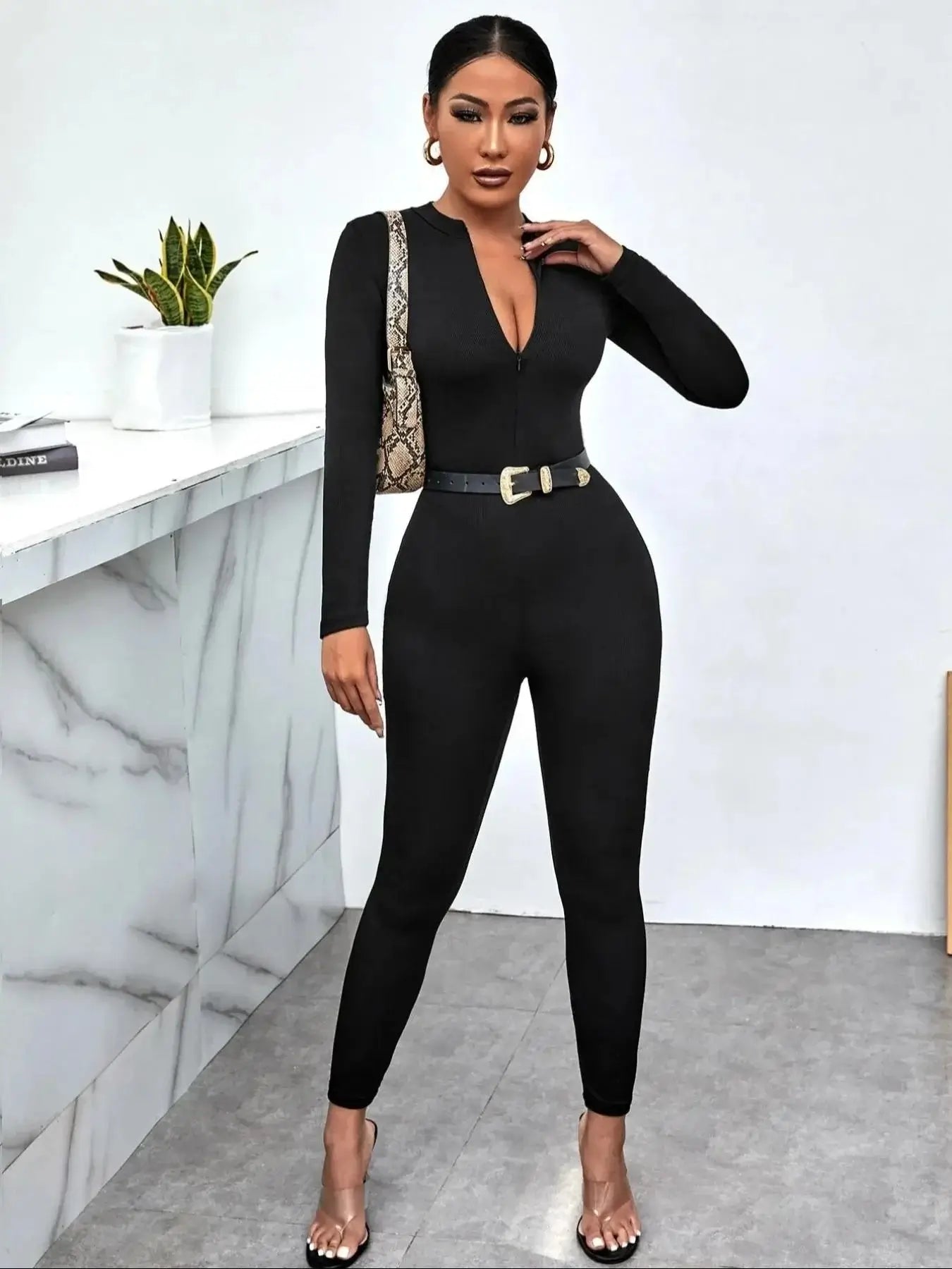 Features:Zipper Material composition:95% polyester, 5% elastane Care instructions:Machine wash cold. Tumble dry low. Imported Product Measurements (Measurements by inches) &amp;