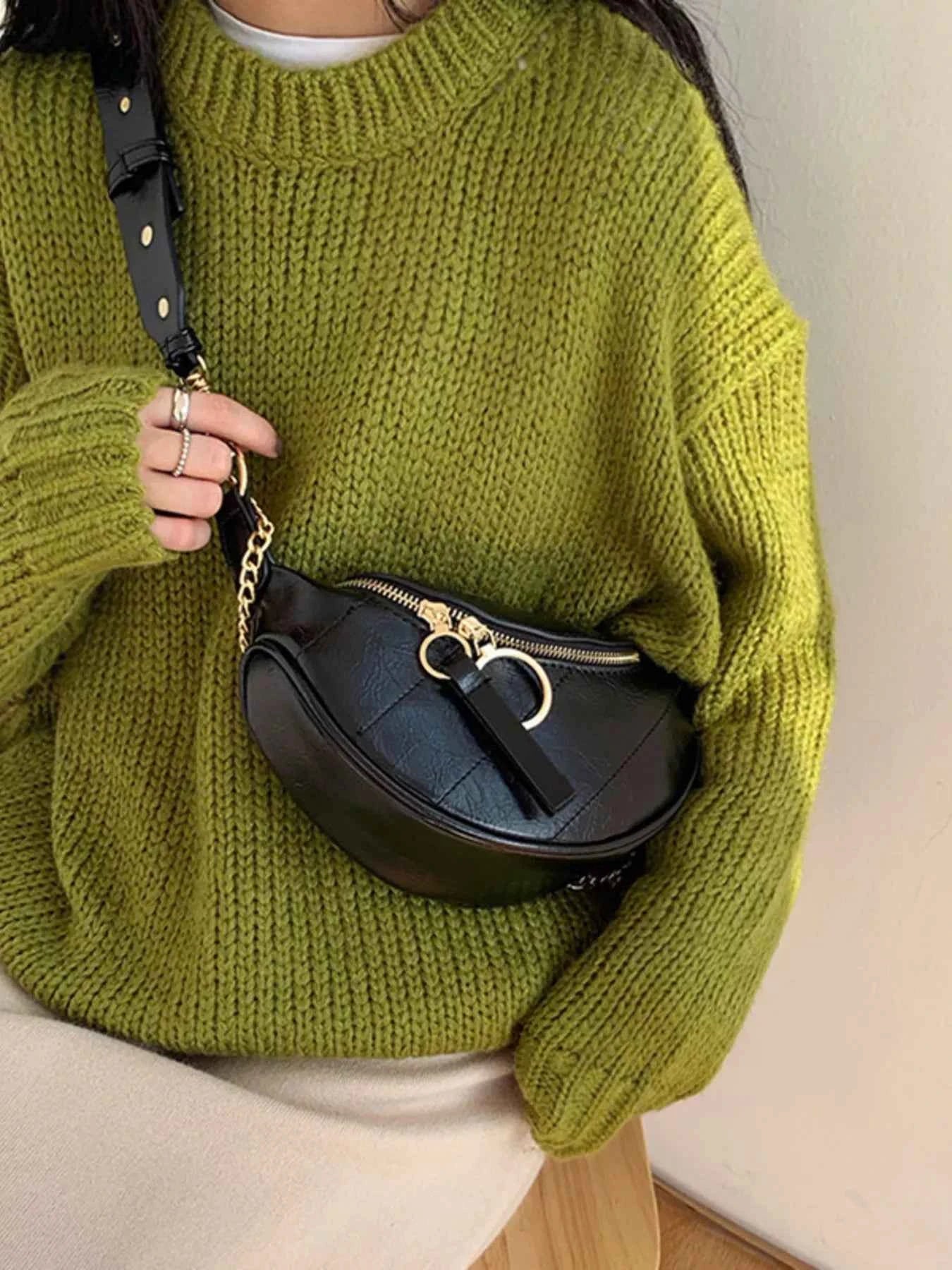 Chain Decor Crescent Crossbody Bag