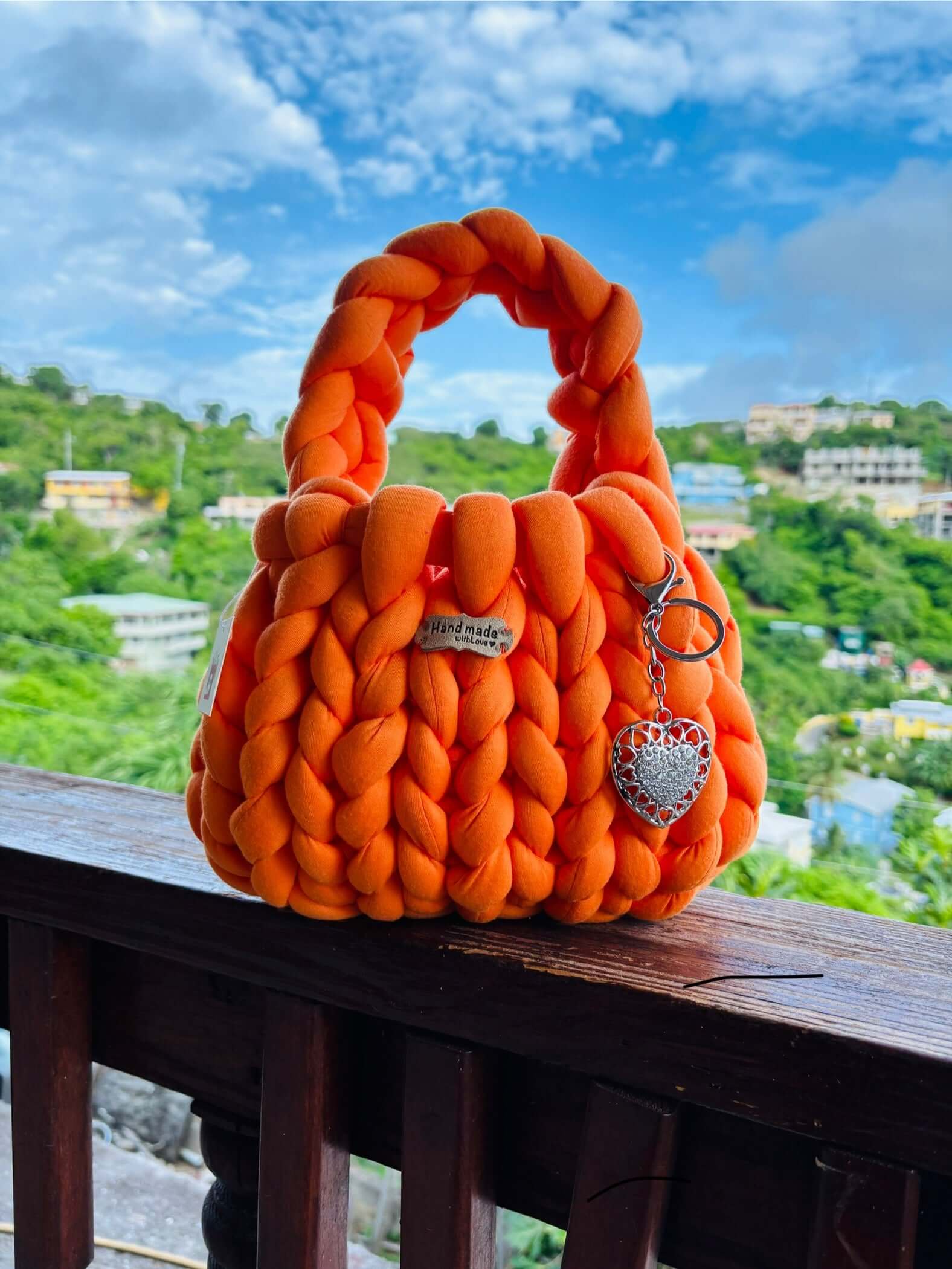 orange chunky yarn bag features